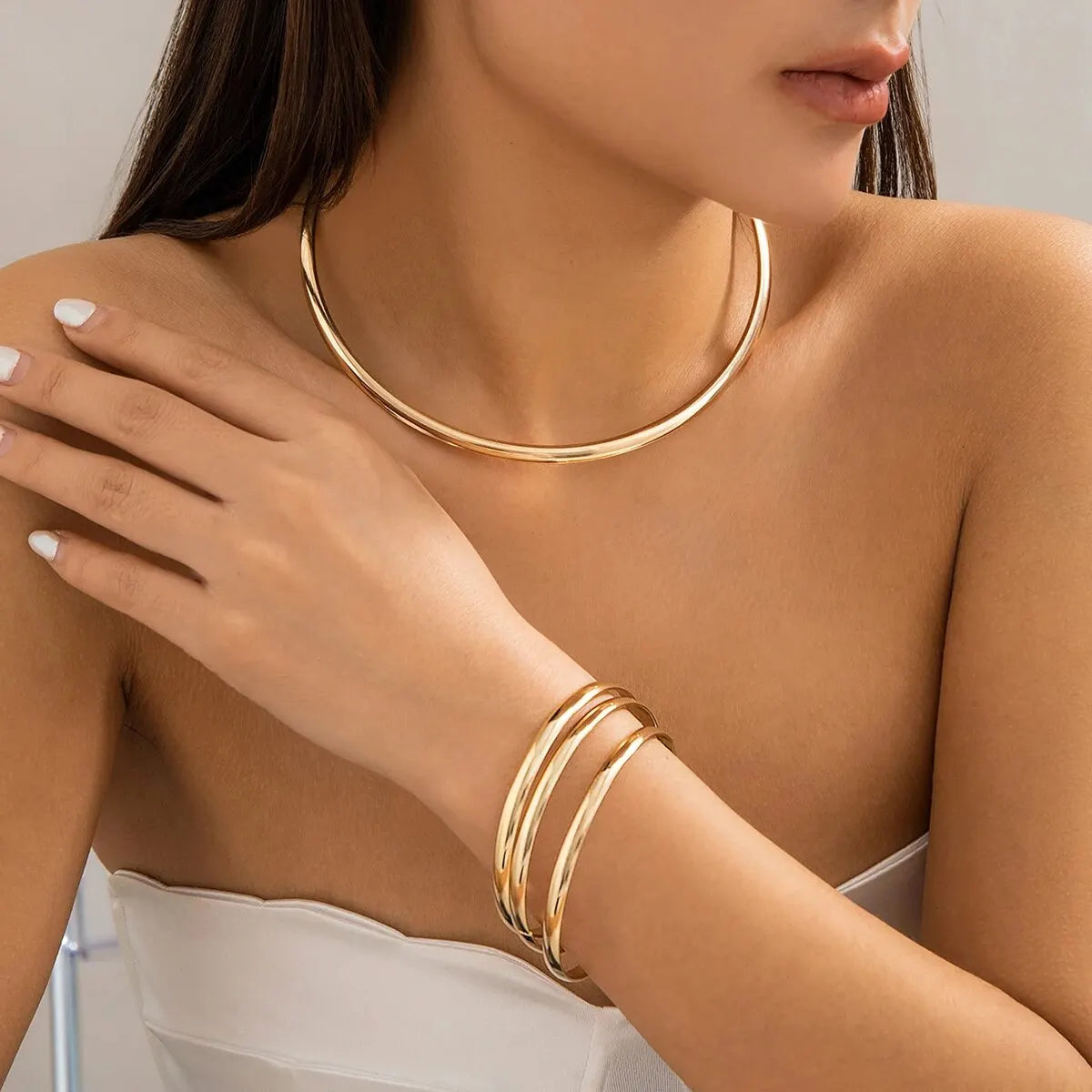 Collier ras du cou Vintage en fer et métal pour femmes, 4 pièces, couleur or, bracelets lisses, ensemble de bijoux