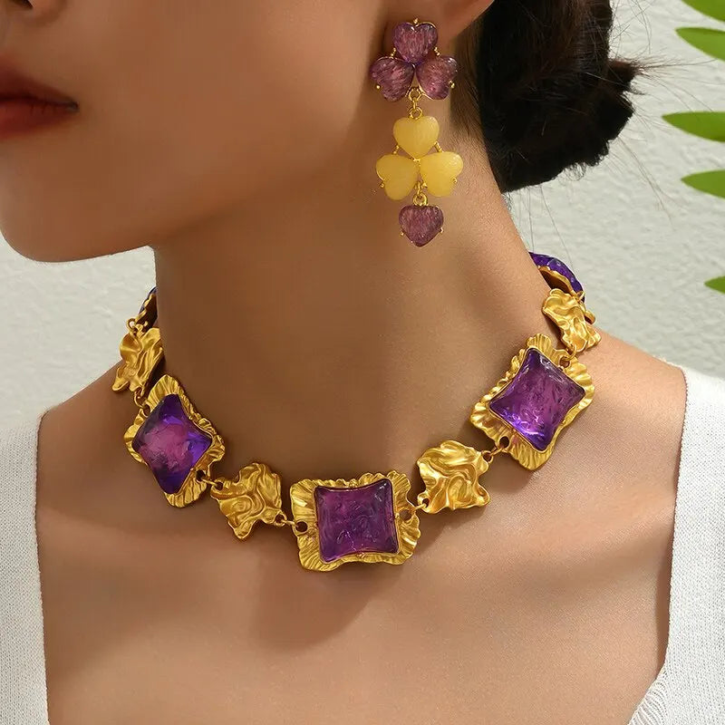 Ensemble de bijoux carrés en pierre violette pour femmes, collier plaqué or en forme de fleur, boucles d'oreilles en métal martelé, Style tendance, 2 pièces