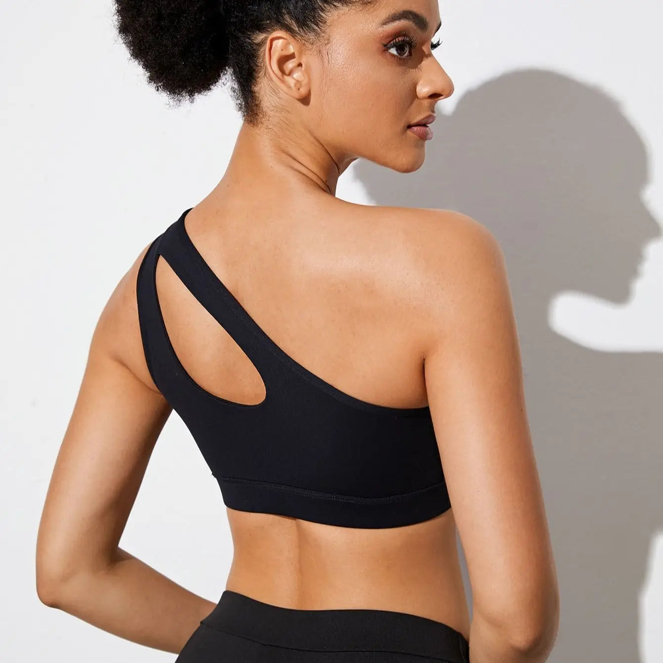 Soutien-gorge de sport Push Up pour femmes, asymétrique épaule dénudée, antichoc, soutien-gorge de Yoga, noir et blanc, soutien-gorge de course, gilet Sexy