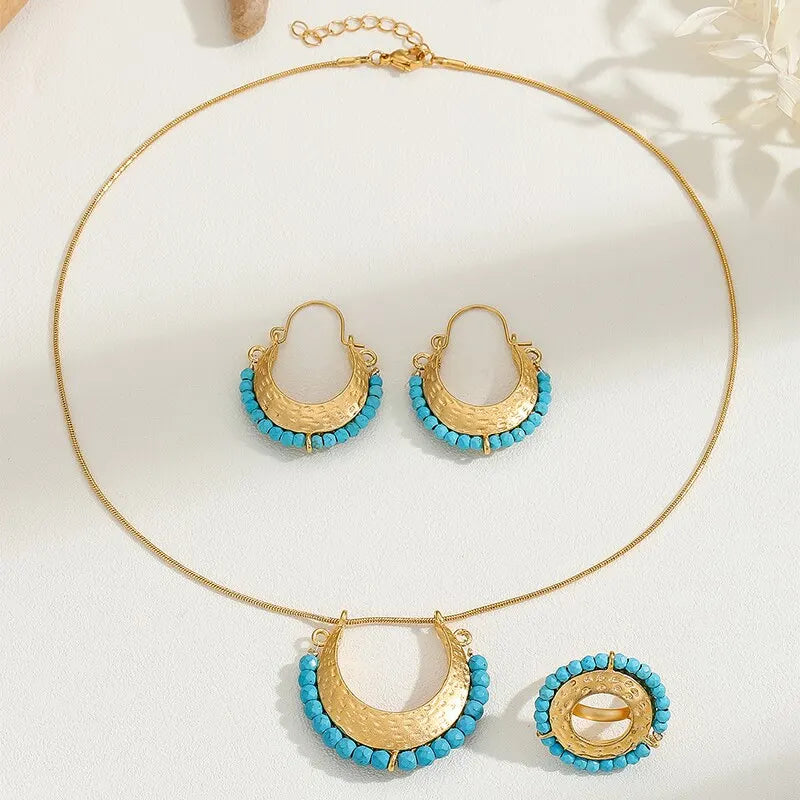 Ensemble de bijoux ethniques en perles bleues et dorées : collier avec pendentif en forme de croissant de lune, bague et boucles d'oreilles. Cadeau de fête pour femmes, 3 pièces.
